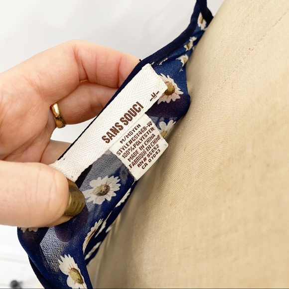 Sans Souci navy daisy chiffon tank. - Picture 6 of 7